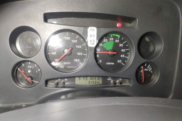 Used Iveco Turin 2009 2.5T-A32 Base Version Instrument Cluster