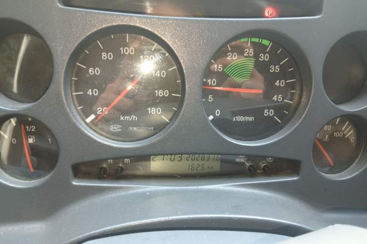 Used Iveco Turin 2009 2.5T-A32 Base Version Instrument Cluster