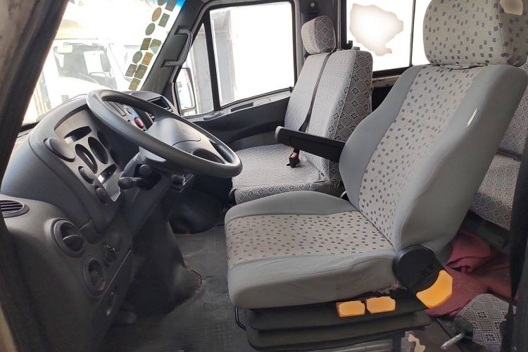 Used Iveco Turin 2009 2.8T-V42 Base Version Left Front Seat
