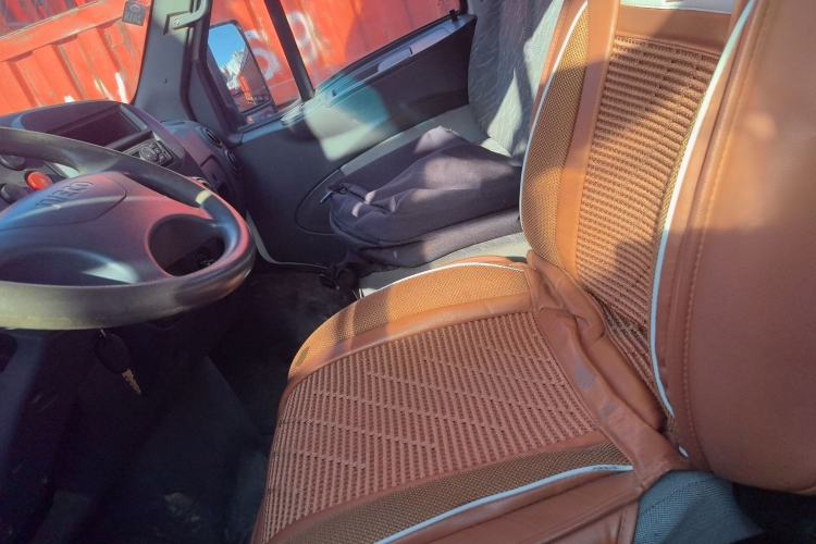 Used Iveco Turin 2009 2.5T-A32 Base Version Left Front Seat
