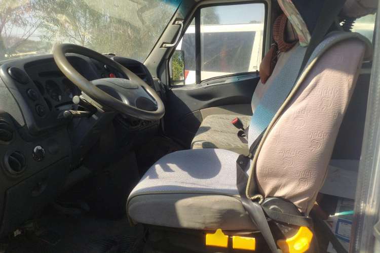 Used Iveco Turin 2009 2.5T-A32 Base Version Left Front Seat
