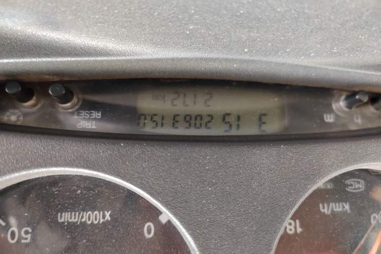 Used Iveco Turin 2009 2.8T-V42 Base Version Odometer Close Up