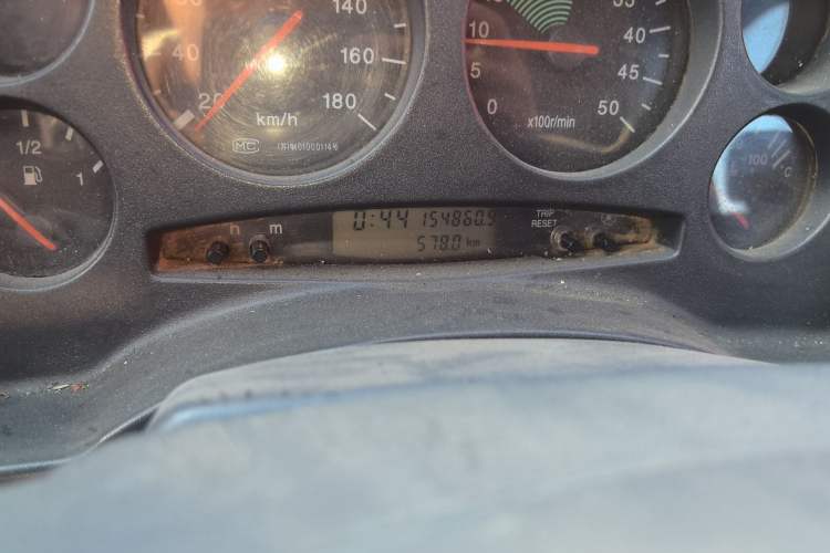 Used Iveco Turin 2009 2.5T-A32 Base Version Odometer Close Up