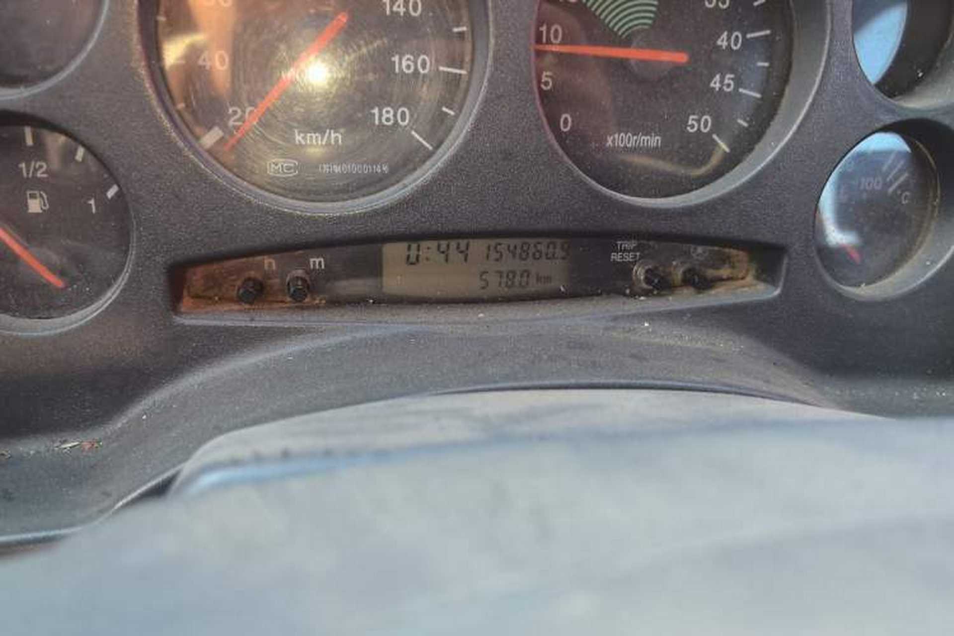 Used Iveco Turin 2009 2.5T-A32 Base Version Odometer Close Up