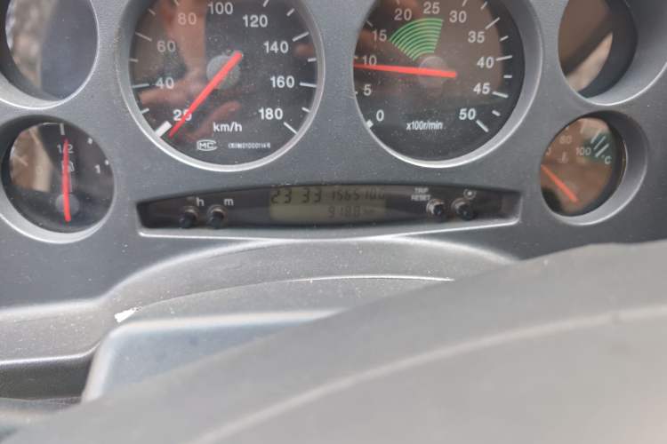 Used Iveco Turin 2009 2.5T-A32 Base Version Odometer Close Up