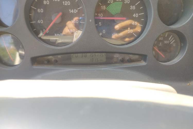 Used Iveco Turin 2009 2.5T-A32 Base Version Odometer Close Up