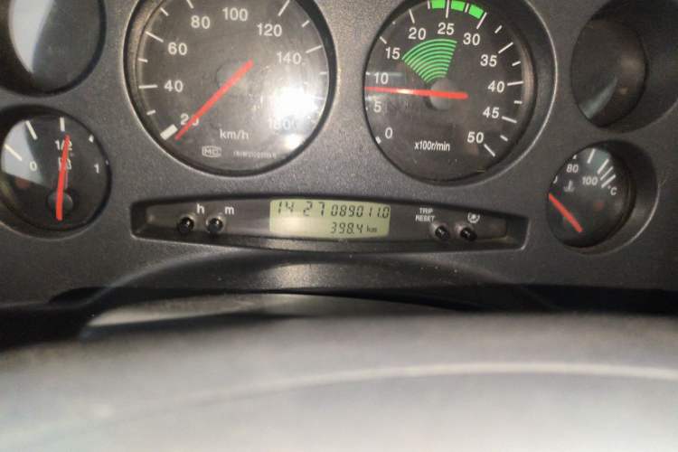 Used Iveco Turin 2009 2.8T-V36 Base Version Odometer Close Up