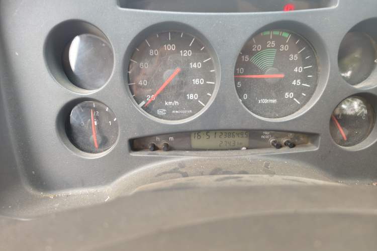 Used Iveco Turin 2009 2.5T-A32 Base Version Odometer Close Up
