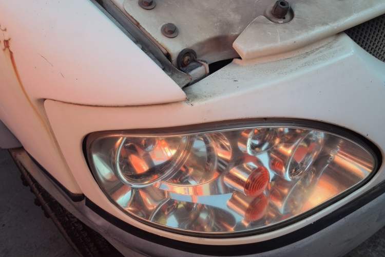 Used Iveco Turin 2009 2.5T-A32 Base Version Right Front Headlight