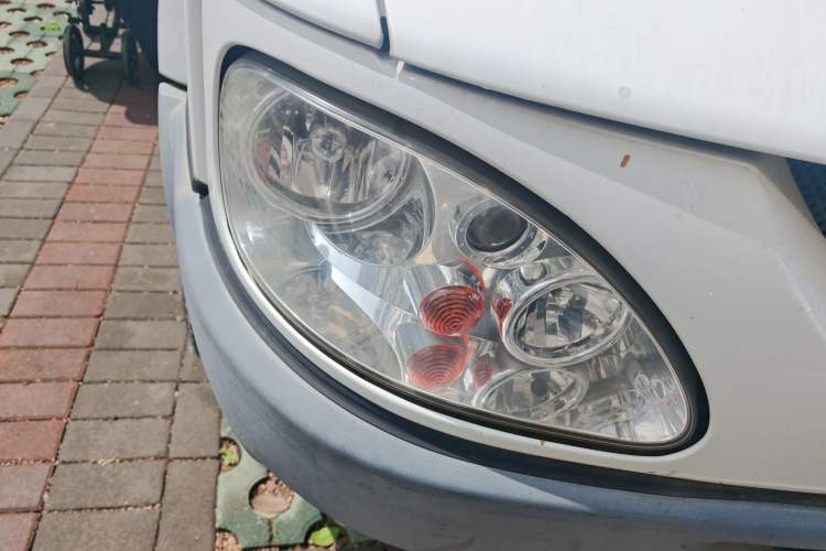 Used Iveco Turin 2009 2.5T-A32 Base Version Right Front Headlight