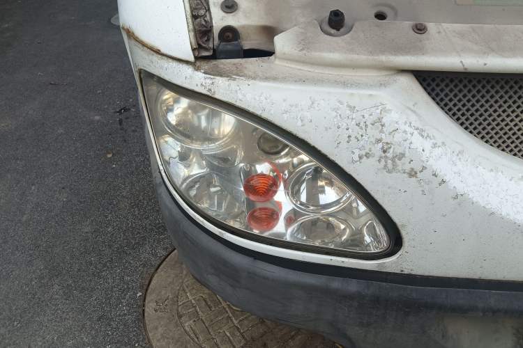 Used Iveco Turin 2009 2.5T-A32 Base Version Right Front Headlight