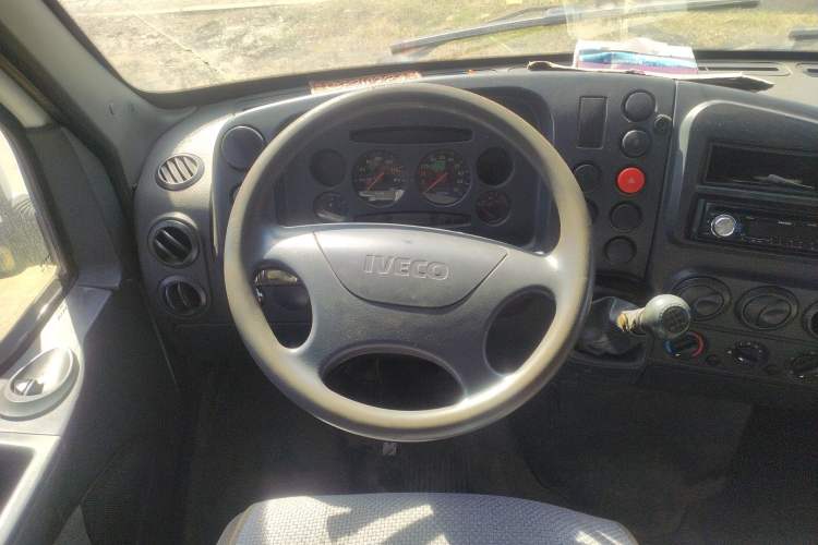 Used Iveco Turin 2009 2.5T-A32 Base Version Steering Wheel