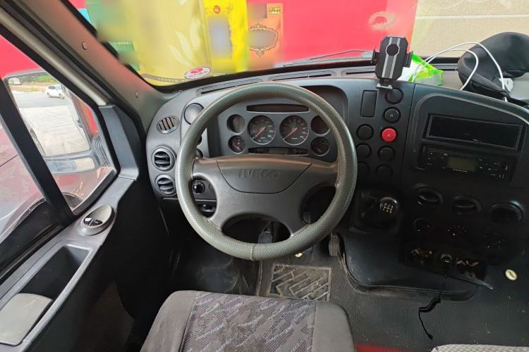 Used Iveco Turin 2009 2.5T-A32 Base Version Steering Wheel