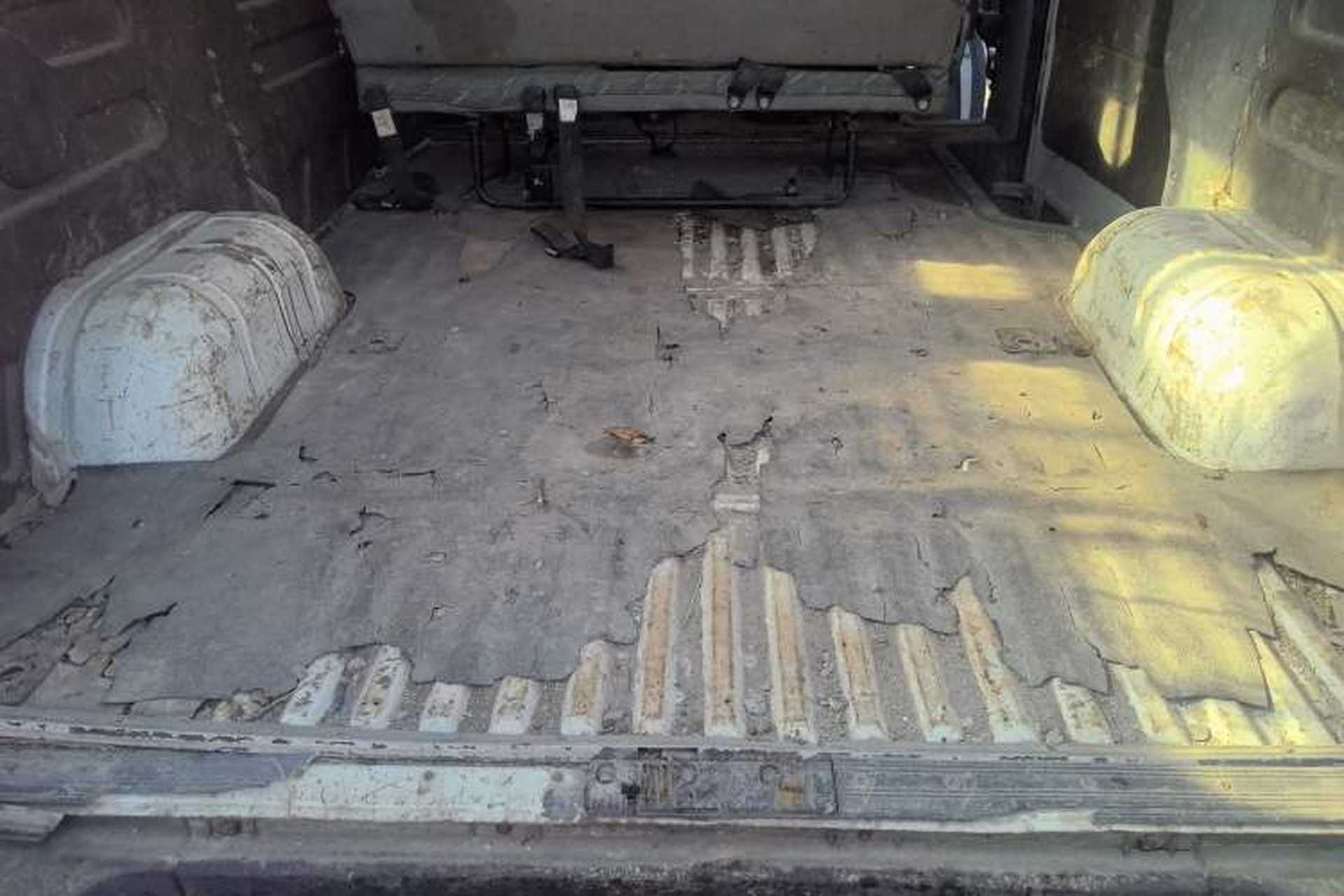 Used Iveco Turin 2009 2.5T-A32 Base Version Trunk