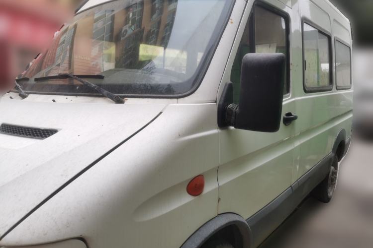 Gebrauchter Iveco Turin 2012 Iveco, 2.5 diesel, 6 seats, manual Guazi used car, China used car export, Used car for sale, Used  cars, Cheapest cars for sale