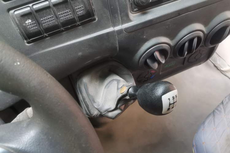 Used Iveco Turin  Gear Lever