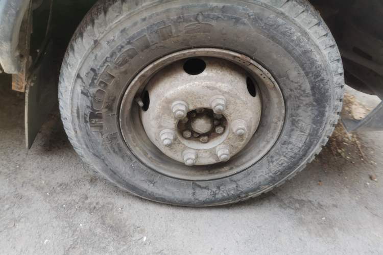 Used Iveco Turin  Right Front Wheel Hub