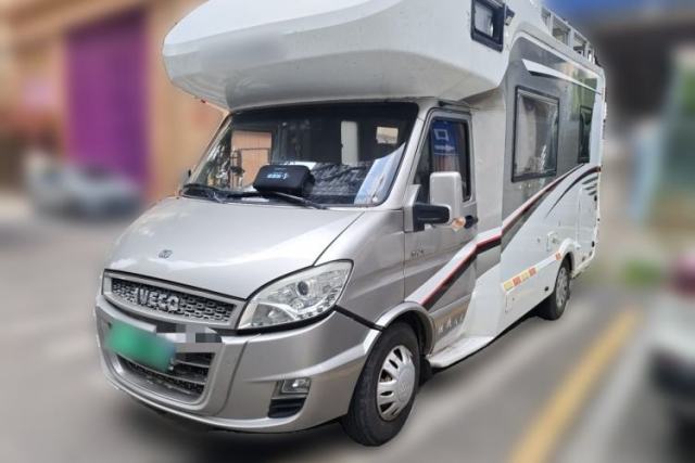 Used Iveco Turin 2015 Zhongtian Zhi Xing RV, manual transmission, diesel, 6 seats