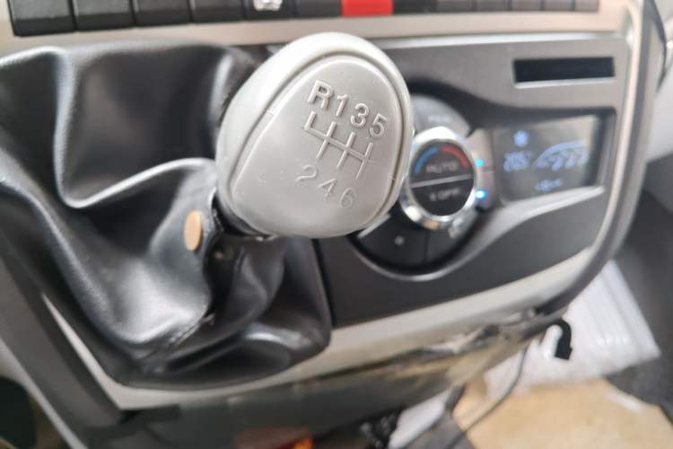 Used Iveco Turin  Gear Lever