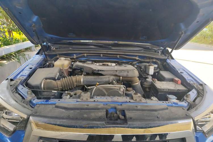 Used JAC 2019 2.0T Gasoline 4x4 Prestige Version Standard Double Cabin HFC4GA3-4D Engine Bay