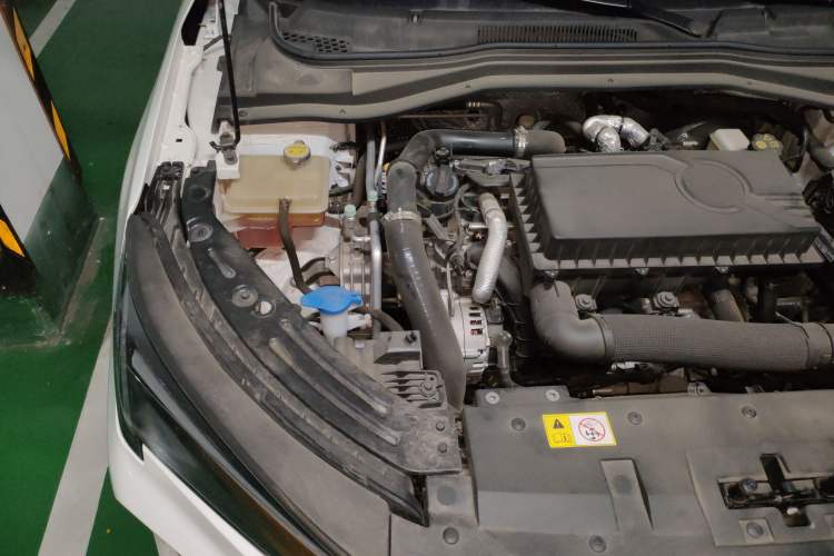 Used JAC A5 PLUS 2023 1.5T Automatic Luxury Model Engine Bay Right