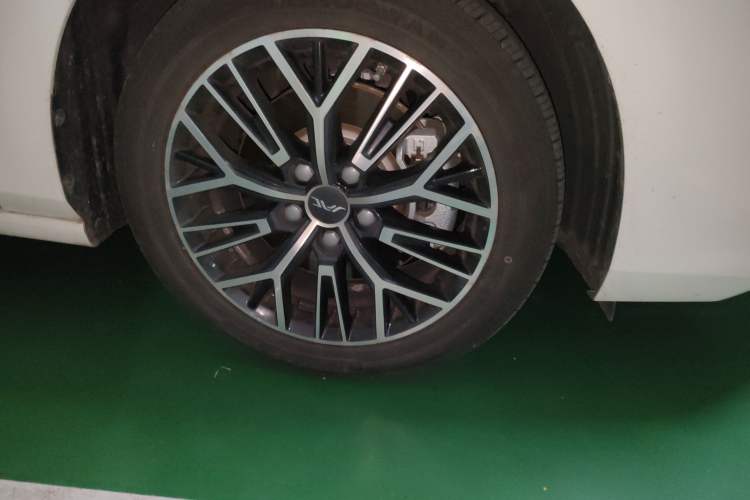 Used JAC A5 PLUS 2023 1.5T Automatic Luxury Model Right Front Wheel Hub