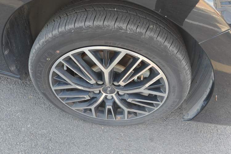 Used JAC A5 PLUS 2023 1.5T Automatic Luxury Model Right Front Wheel Hub