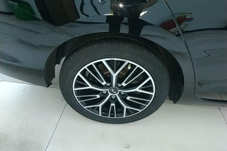 Used JAC A5 PLUS 2023 1.5T Automatic Prestige Model Right Rear Wheel Hub