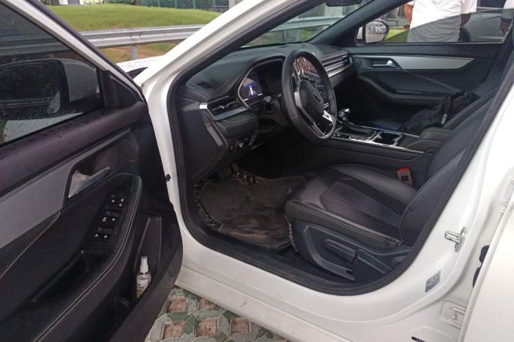 Used JAC A5 PLUS 2023 1.5T Automatic Luxury Model Driver Seat