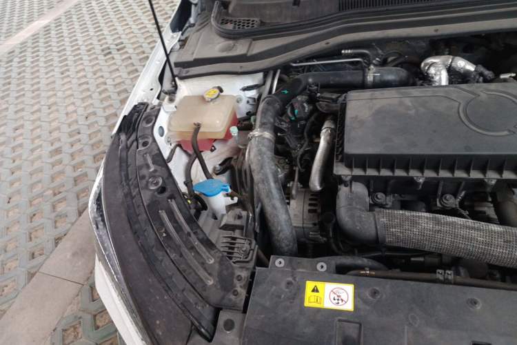 Used JAC A5 PLUS 2023 1.5T Automatic Luxury Model Engine Bay Right