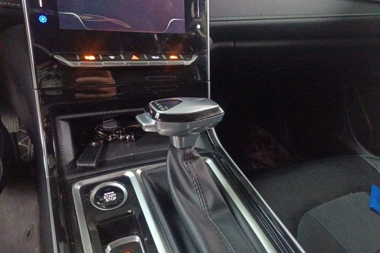 Used JAC A5 PLUS 2023 1.5T Automatic Luxury Model Gear Lever