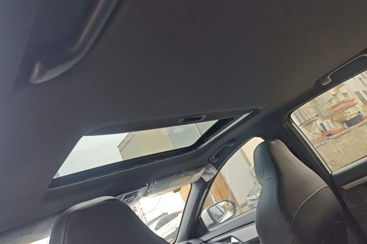 Used JAC A5 PLUS 2023 1.5T Automatic Prestige Model Headliner