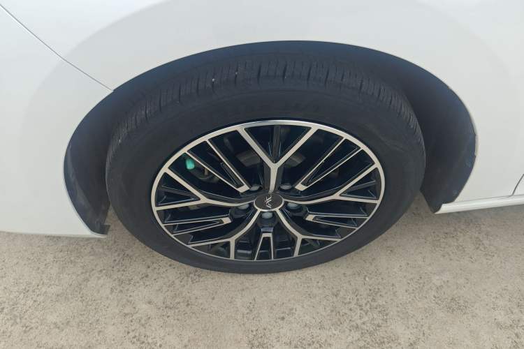 Used JAC A5 PLUS 2023 1.5T Automatic Prestige Model Left Front Wheel Hub
