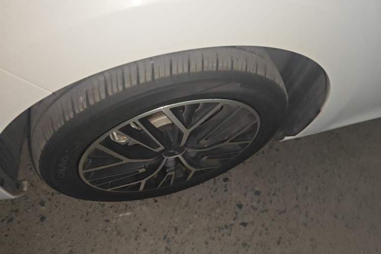 Used JAC A5 PLUS 2023 1.5T Automatic Prestige Model Left Front Wheel Hub
