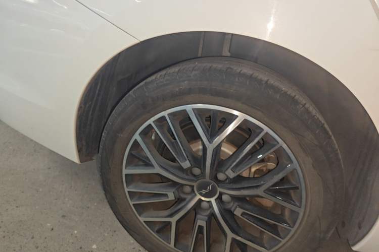 Used JAC A5 PLUS 2023 1.5T Automatic Prestige Model Right Rear Wheel Hub