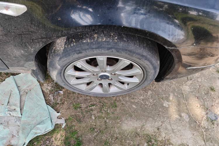 Used JAC Group Binyue 2012 2.0L Automatic Luxury Version Right Front Wheel Hub