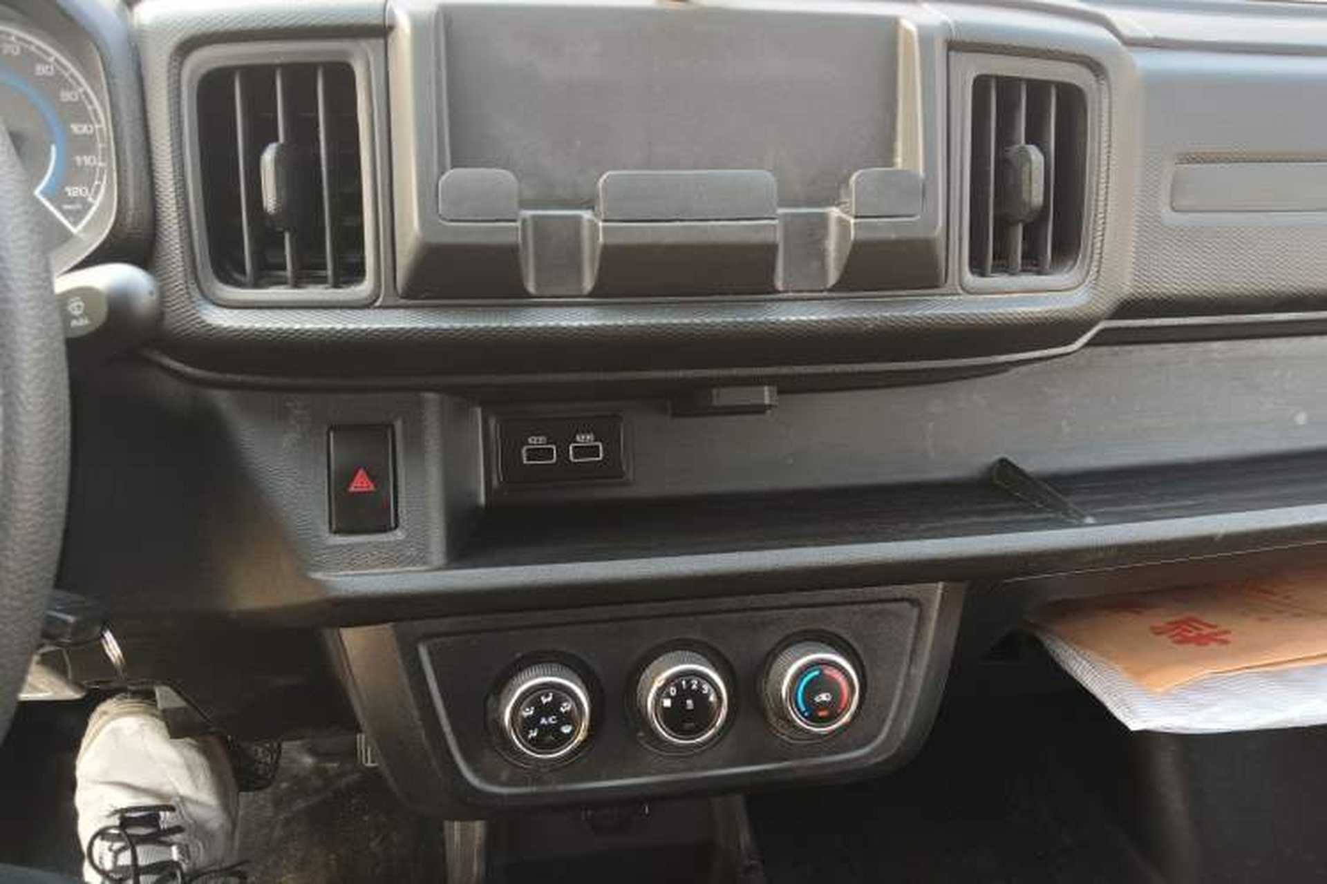 Used JAC Group Blue Cat 2023 M1 Guoxuan Hi-Tech 40.55 kWh Elite Edition Audio And AC Panel