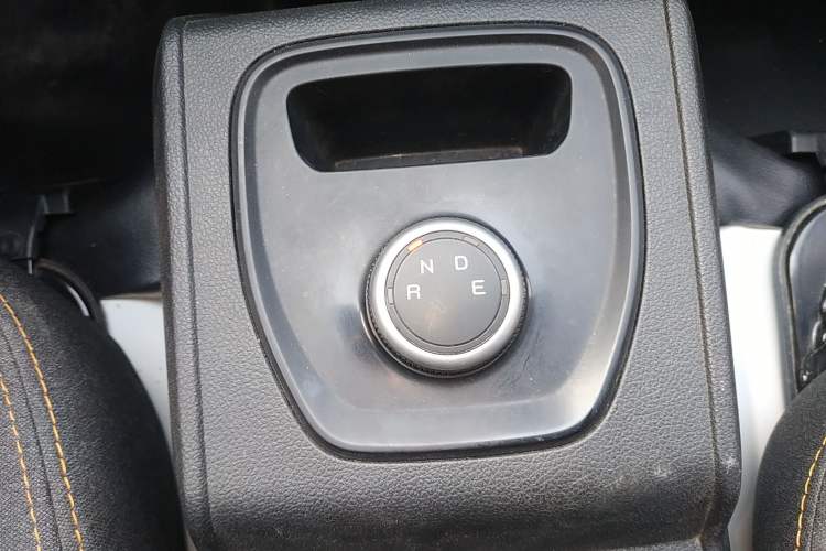 Used JAC Group Blue Cat 2023 M1 Guoxuan Hi-Tech 40.55 kWh Elite Edition Gear Lever