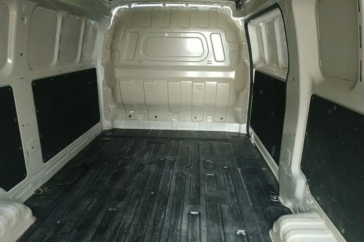 Used JAC Group Blue Cat 2023 M1 Guoxuan Hi-Tech 40.55 kWh Elite Edition Left Rear Seat