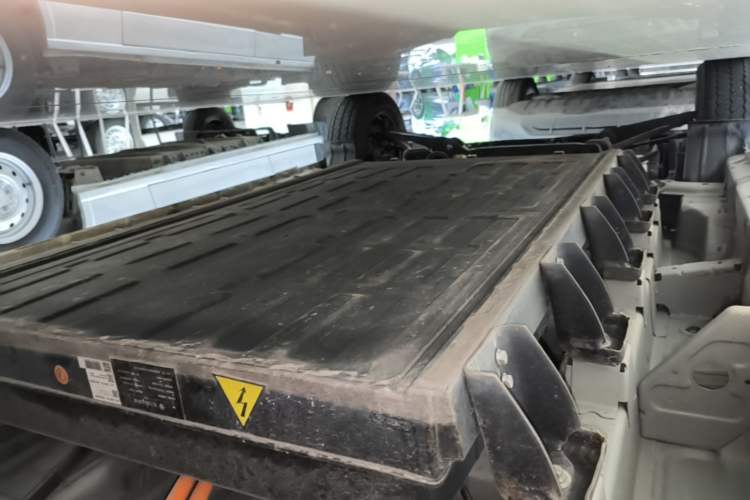 Used JAC Group Blue Cat 2023 M1 Guoxuan Hi-Tech 40.55 kWh Elite Edition Left Side Sill