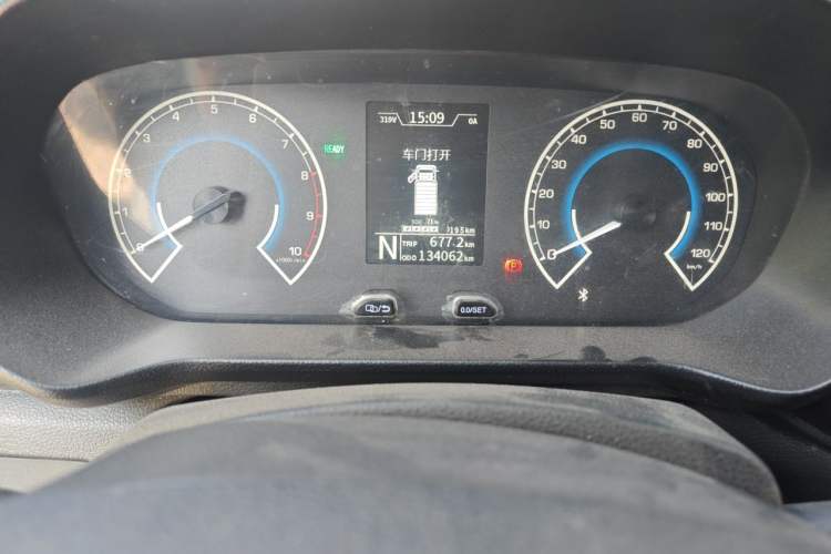 Used JAC Group Blue Cat 2023 M1 Guoxuan Hi-Tech 40.55 kWh Elite Edition Odometer Close Up