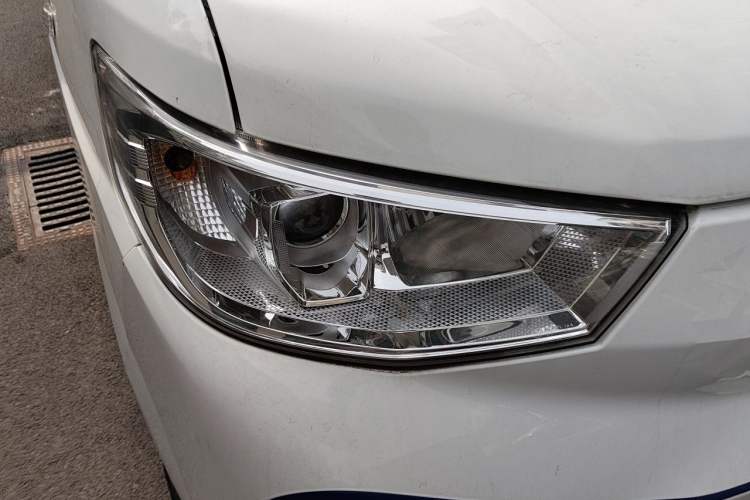 Used JAC Group Blue Cat 2023 M1 Zhongxinhang 38.64kWh Elite Edition Right Front Headlight
