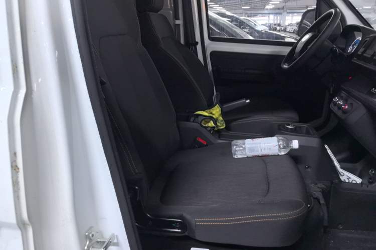 Used JAC Group Blue Cat 2023 M1 Guoxuan Hi-Tech 40.55 kWh Elite Edition Right Front Seat