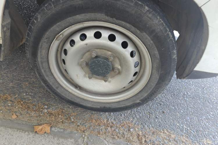 Used JAC Group Blue Cat 2023 M1 Guoxuan Hi-Tech 40.55 kWh Elite Edition Right Front Wheel Hub