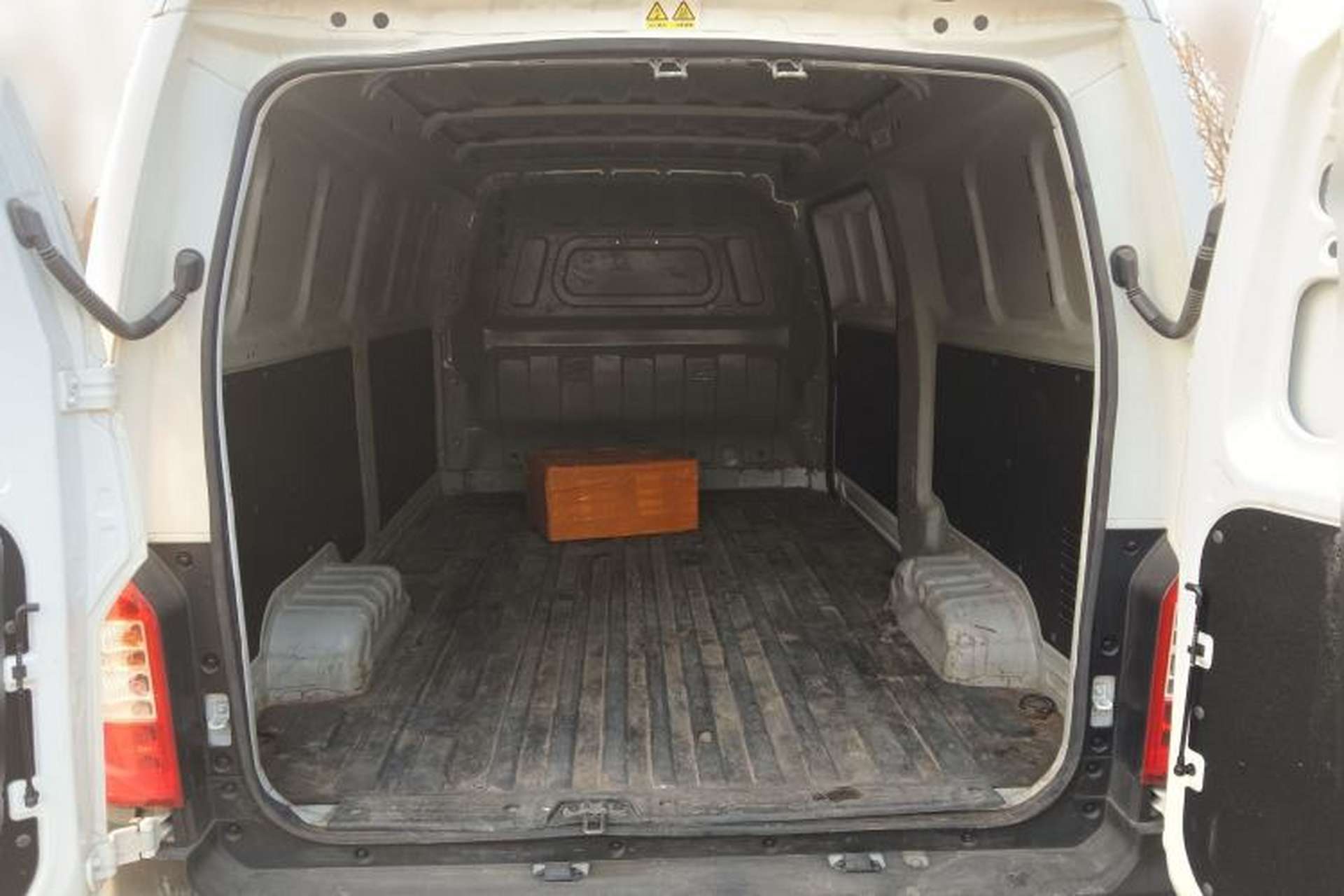 Used JAC Group Blue Cat 2023 M1 Guoxuan Hi-Tech 40.55 kWh Elite Edition Trunk