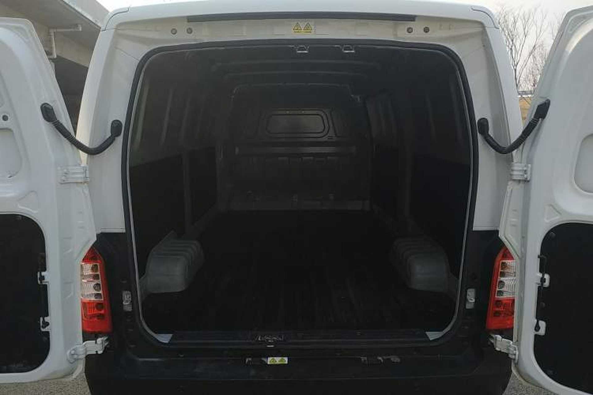 Used JAC Group Blue Cat 2023 M1 Guoxuan Hi-Tech 40.55 kWh Elite Edition Trunk