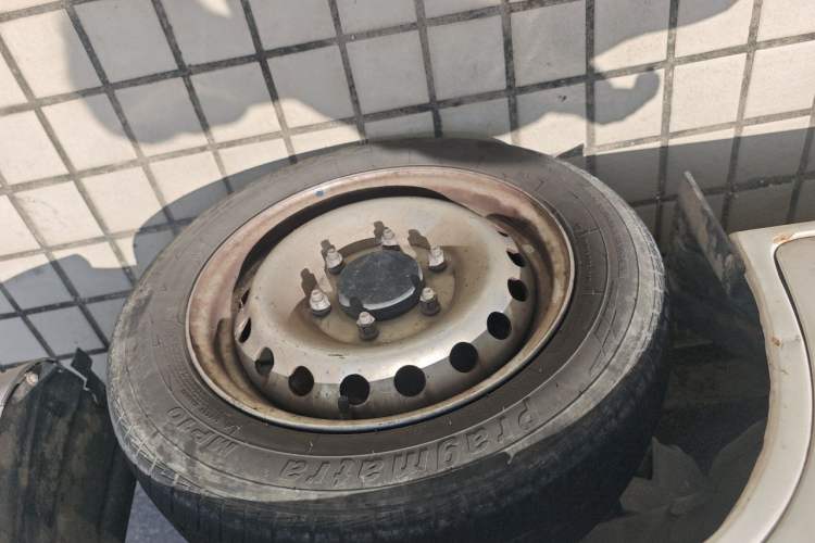 Used JAC Group Blue Cat 2024 M1 Guoxuan Hi-Tech 38.7 kWh Elite Edition Right Front Wheel Hub
