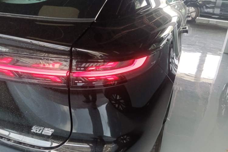 Used JAC Group COURAGE 2024 Long-Range Supercharge Edition Exterior 6