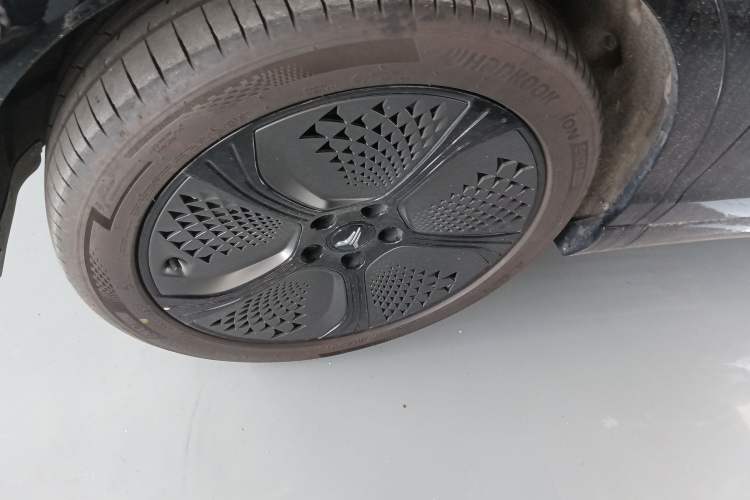 Used JAC Group COURAGE 2024 Long-Range Supercharge Edition Exterior 7
