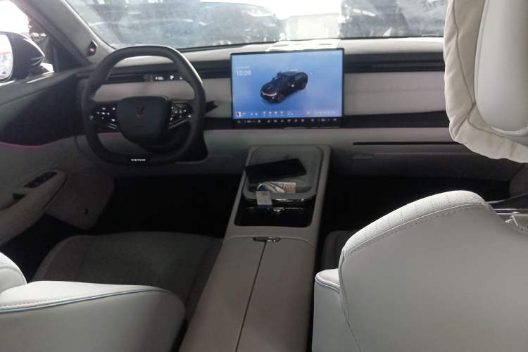 Used JAC Group COURAGE 2024 Long-Range Supercharge Edition Interior 2